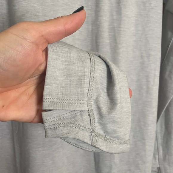 Llbean Everyday Sunsmart crew neck. Size Large - Picture 5 of 5